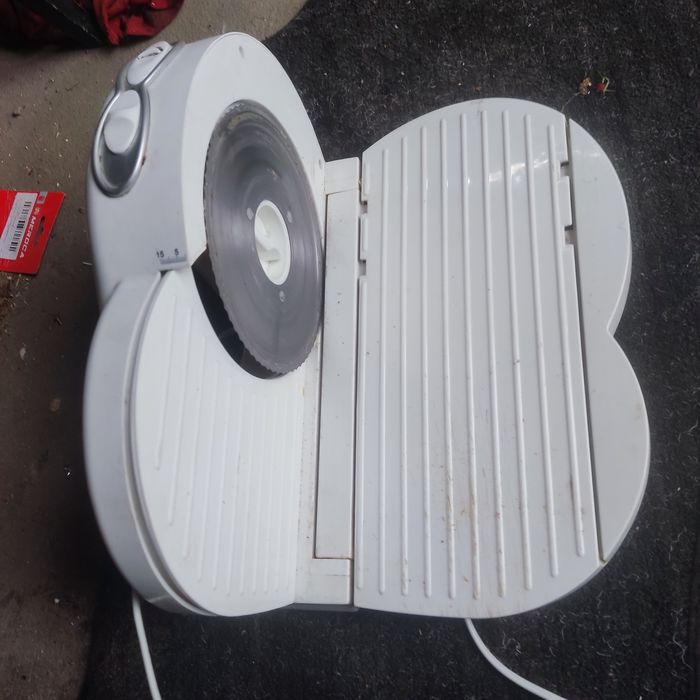 Krajalnica do wędlin, chleba