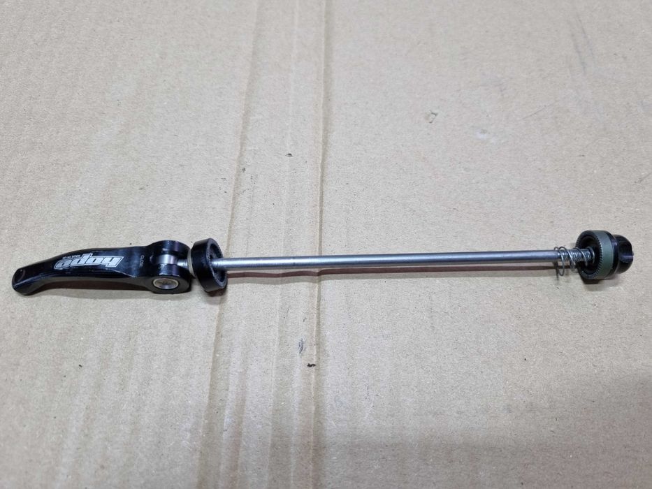 Szybkozamykacz tylny Hope 135mm
