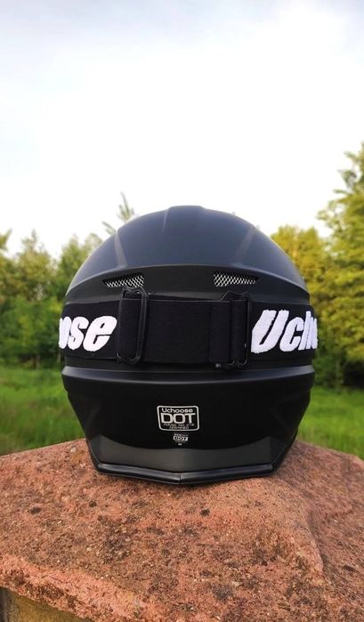 Мото шолом кросовий/ендуро з окулярами