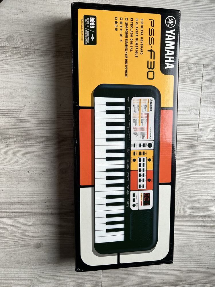 Keyboard Yamaha PSS-f30 i stojak