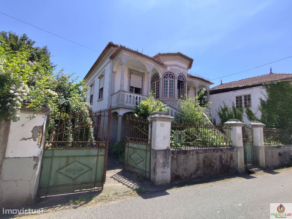 Moradia T6   na Forcada em Aguada Cima