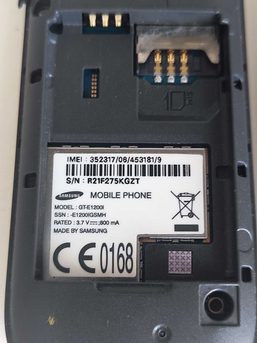 Телефон samsung E1200