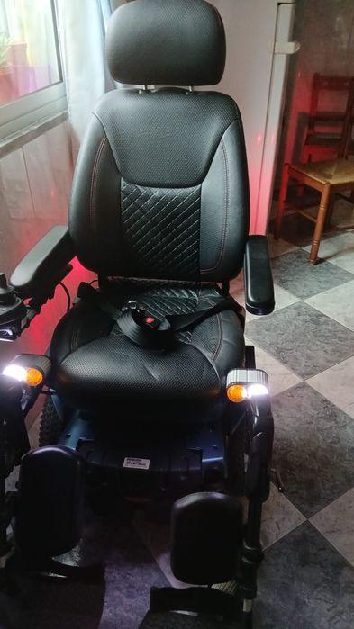 Cadeira Elétrica  de mobilidade reduzida