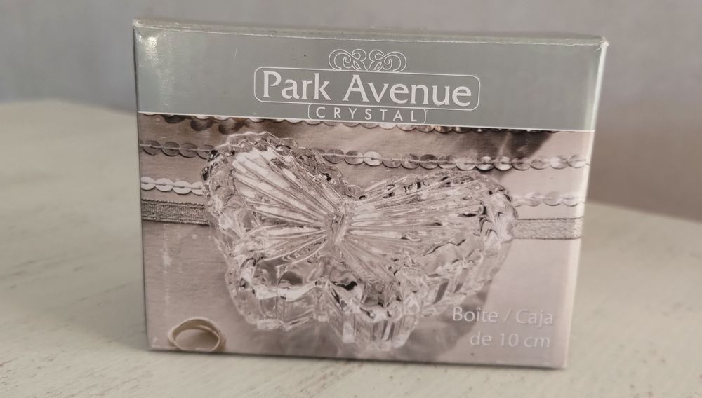 Кришталевий бокс під прикраси Park Avenue метелик