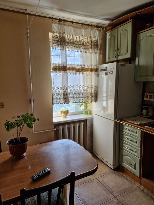 Продаж 1 кім.квартири цегла ремонт меблі р-н Лікарні Шв.допомоги