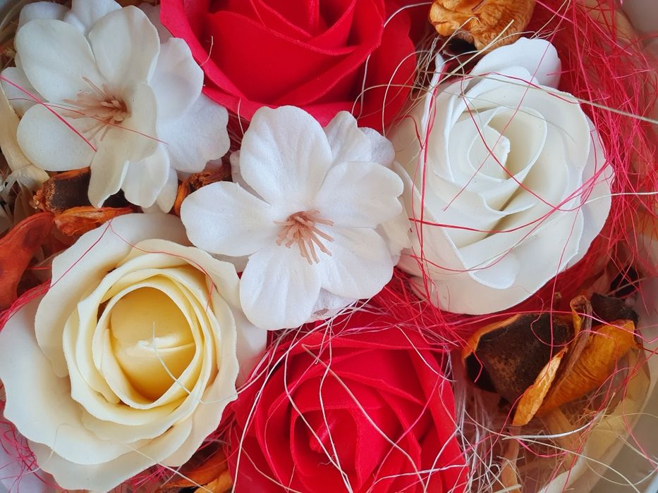 Box Dzień Nauczyciela kwiaty mydlane róże.