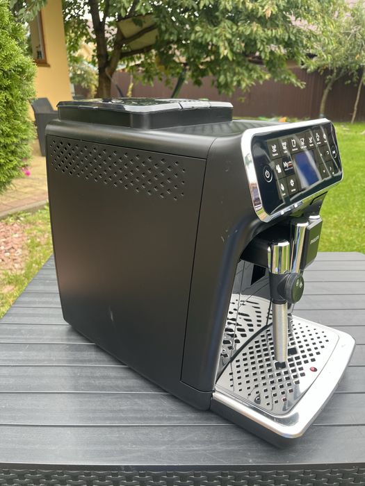 Кавомашина Philips LatteGO 2021 рік 9 місяць з Німеччини