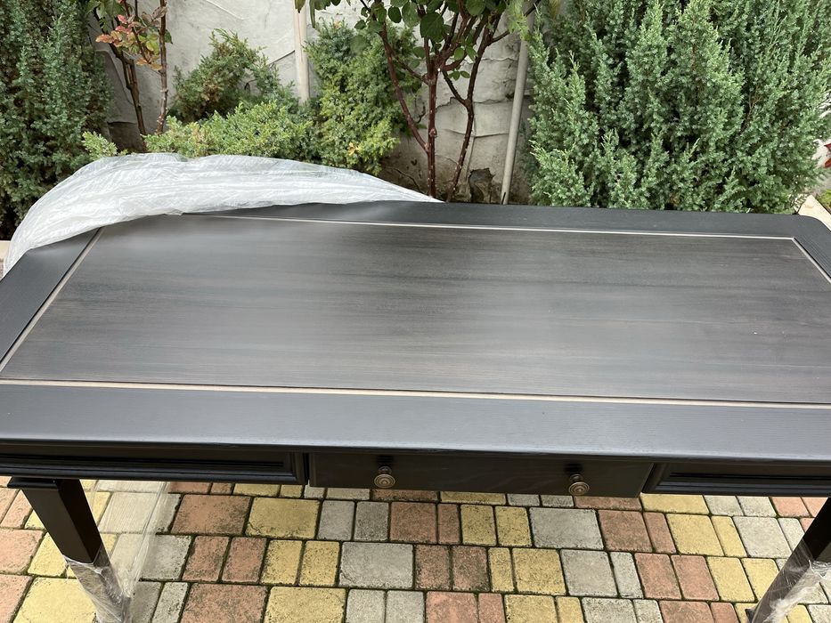 Шикарный деверянный стол