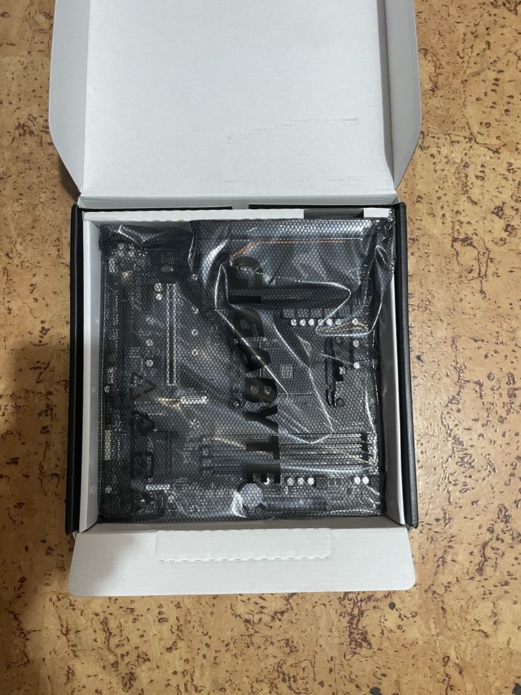 Материнская плата B550M Aorus ELITE
