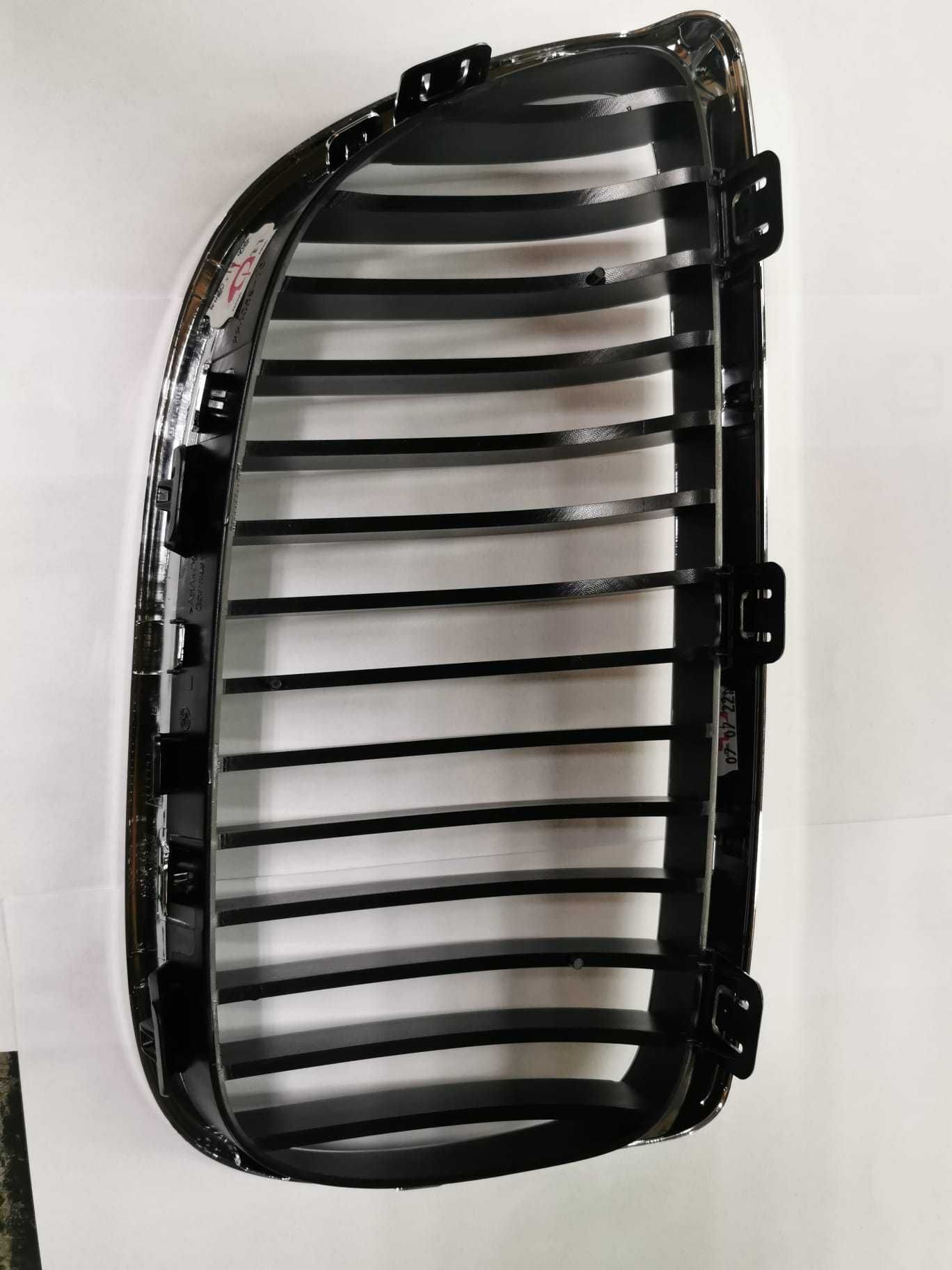 Grelha BMW cromada serie 3 E90 E92 E93 lado esquerdo - NOVA