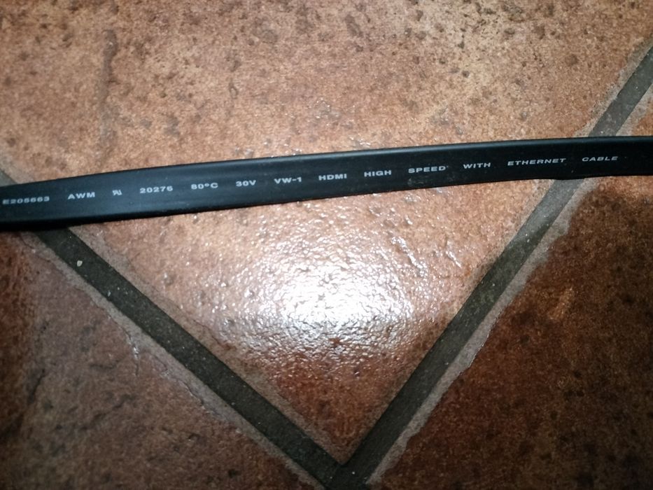 Cabos USB, Rede, HDMI, conectores e outros