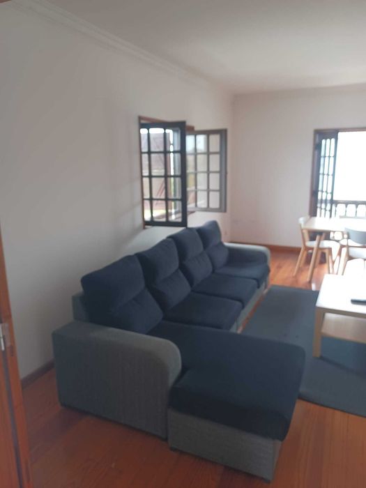 Arrendamento residencial de apartamento em rua Maria Júlia Borbon, 48