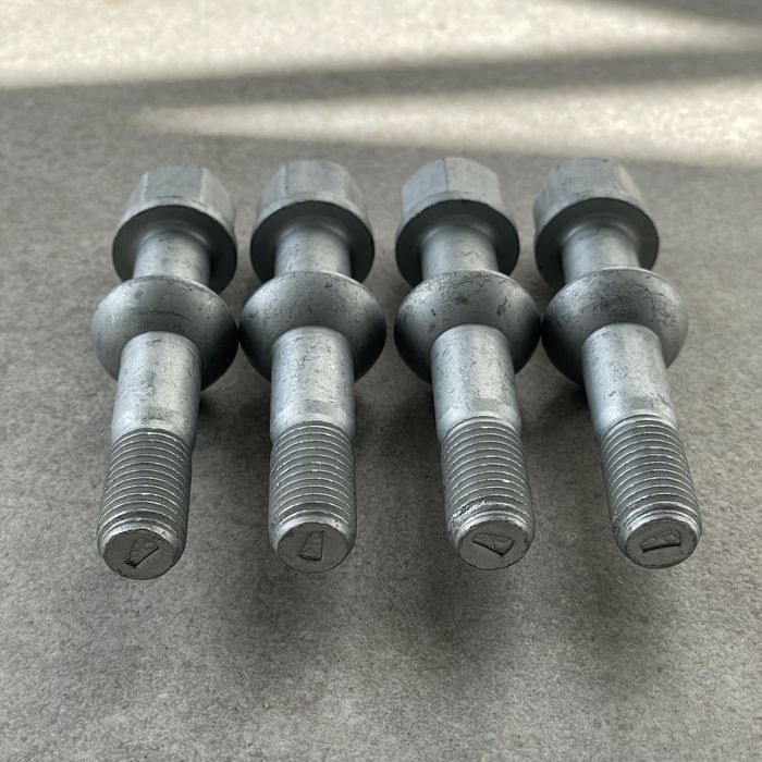 Болти колісні М12 довжиною 85мм Mercedes-Benz w124 w210 w126 R129 AMG