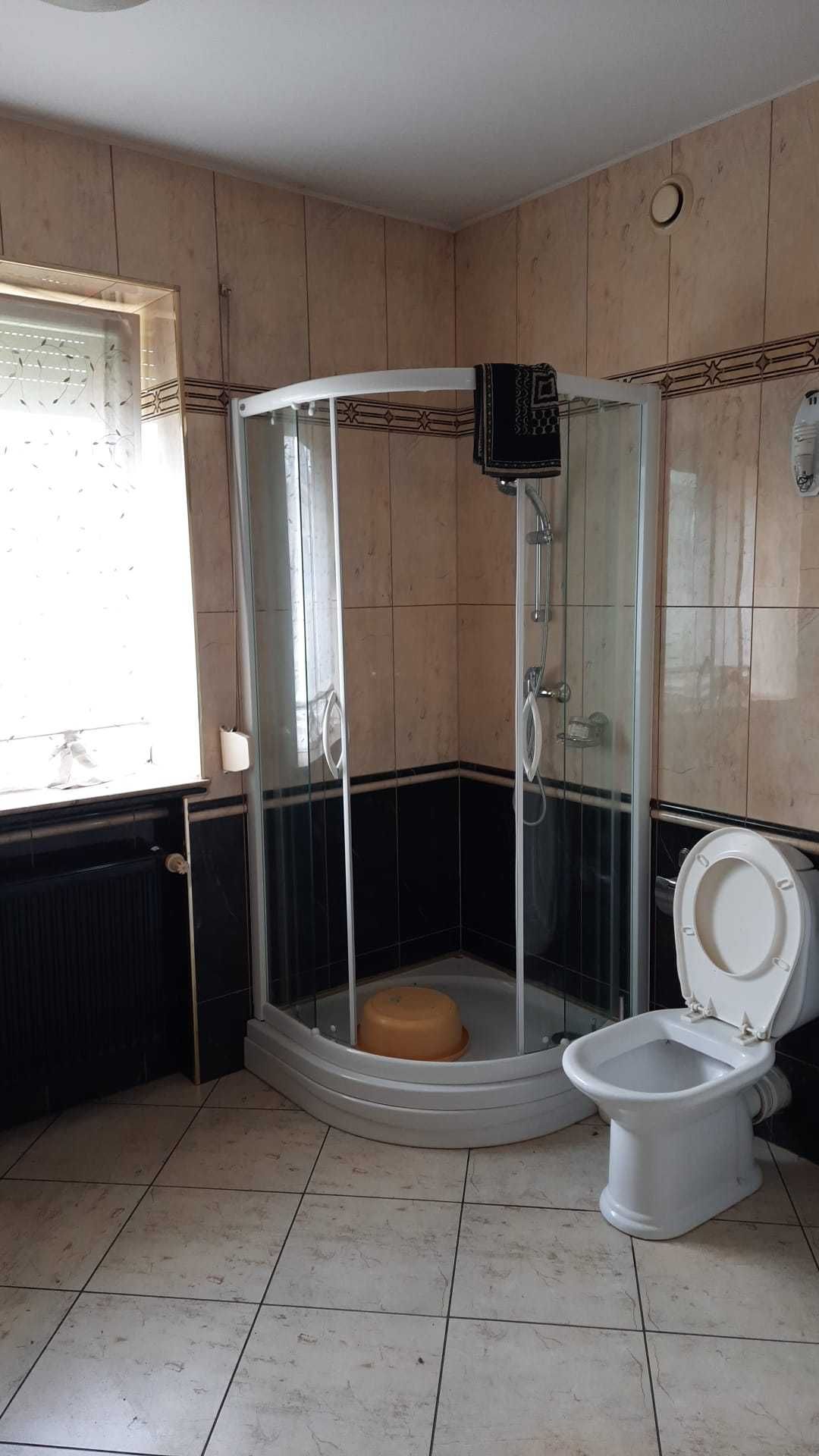 Meble łazienka kabina prysznicowa, toaleta