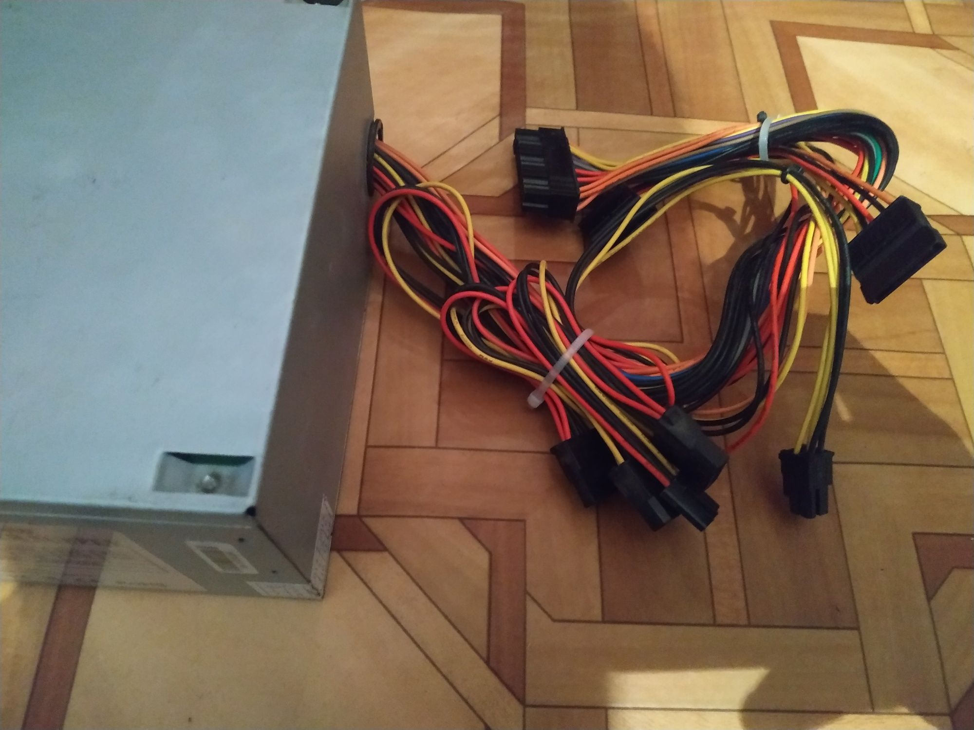 Продам блок живлення casecom 450w