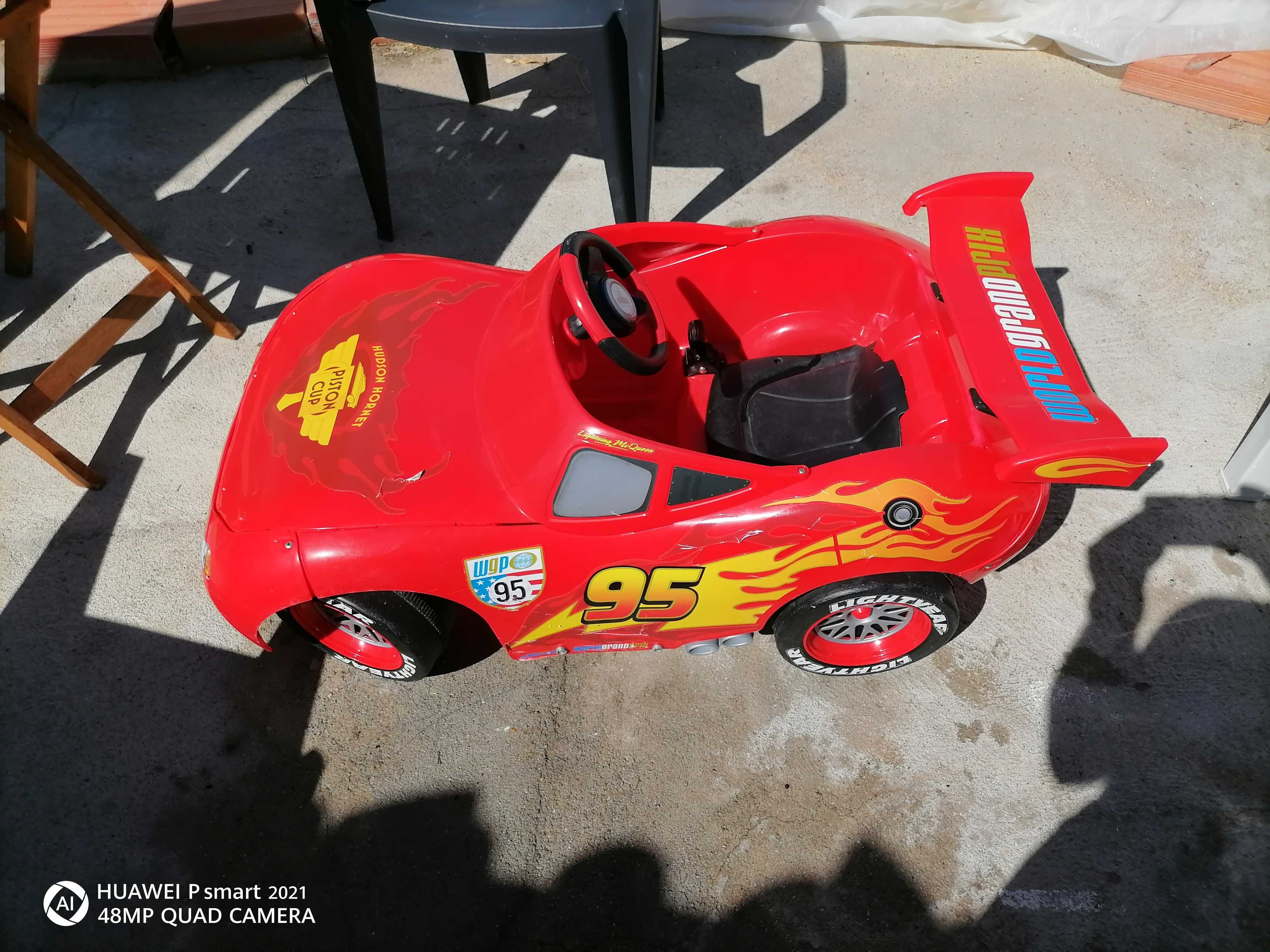 Carro FEDER faisca mcqueen bateria