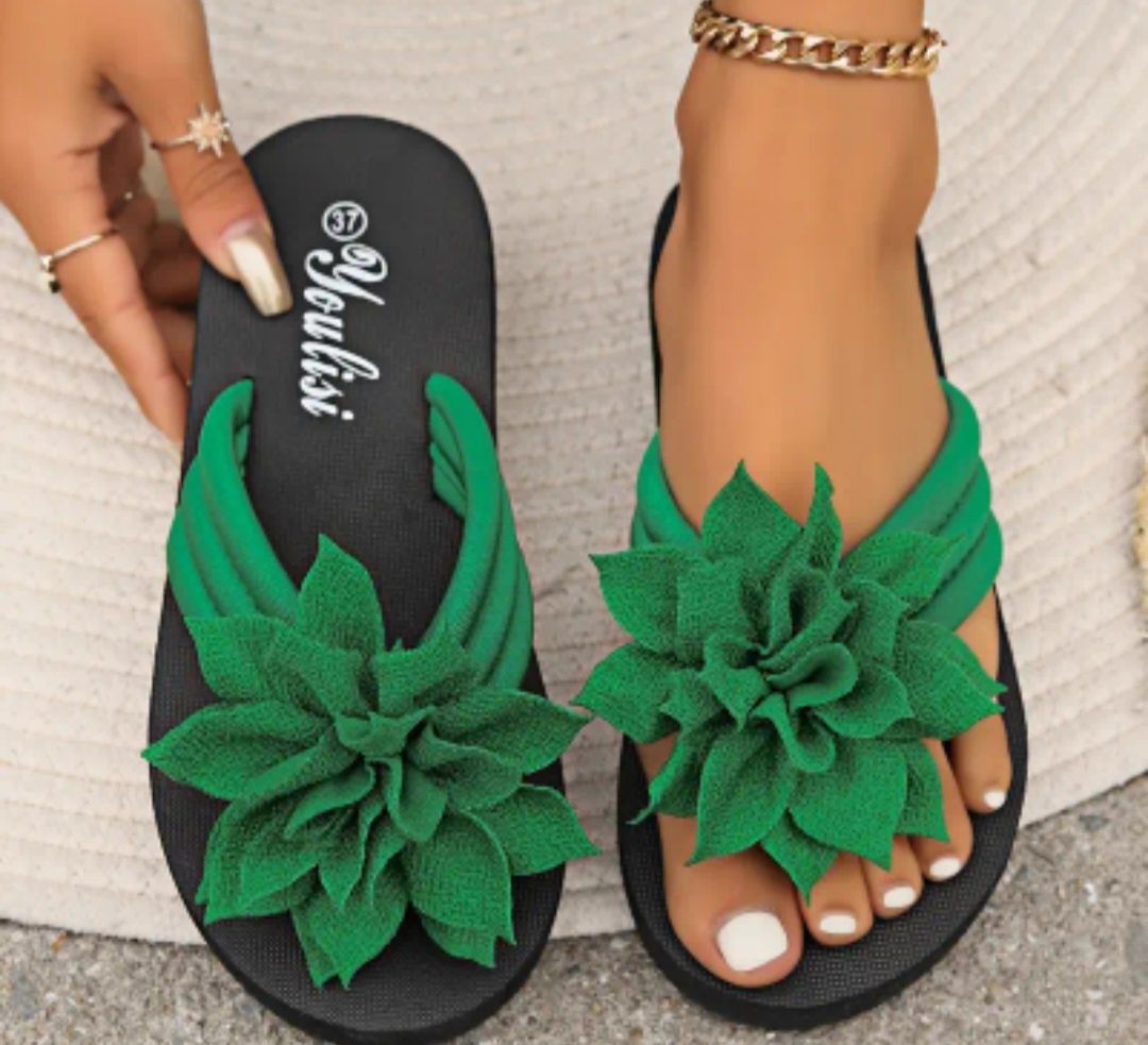Chinelas florais para mulher