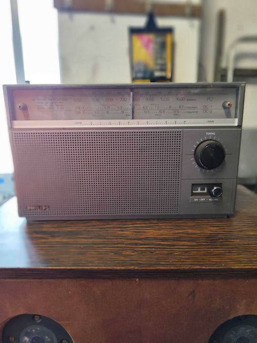 Rádio Phillps AM/MW e, SW.