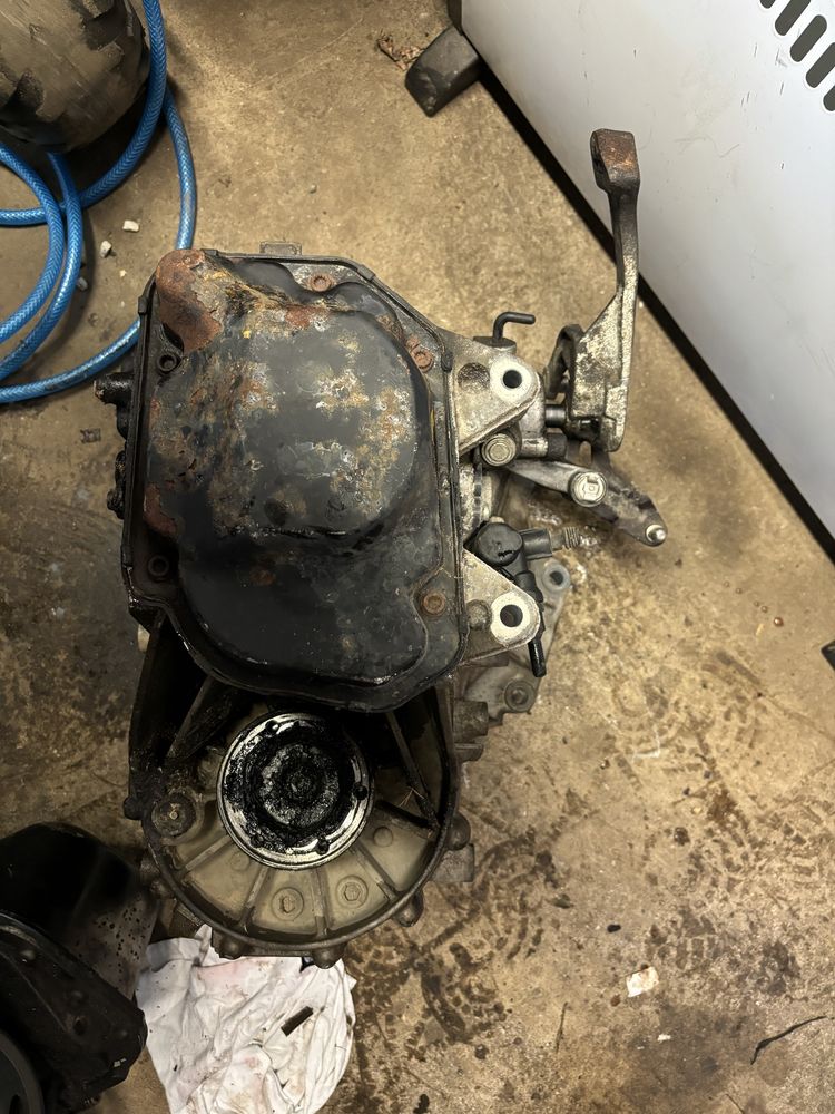 Skrzynia biegow 1.2 benzyna VW 02T301103L