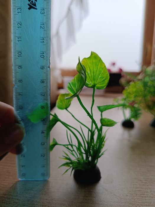 Штучні рослини в акваріум