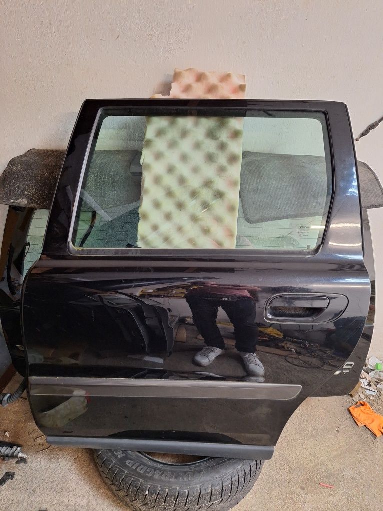 CZĘŚCI VOLVO V70/452-46/skrzynia drzwi zderzak lampa turbo półoś osłon