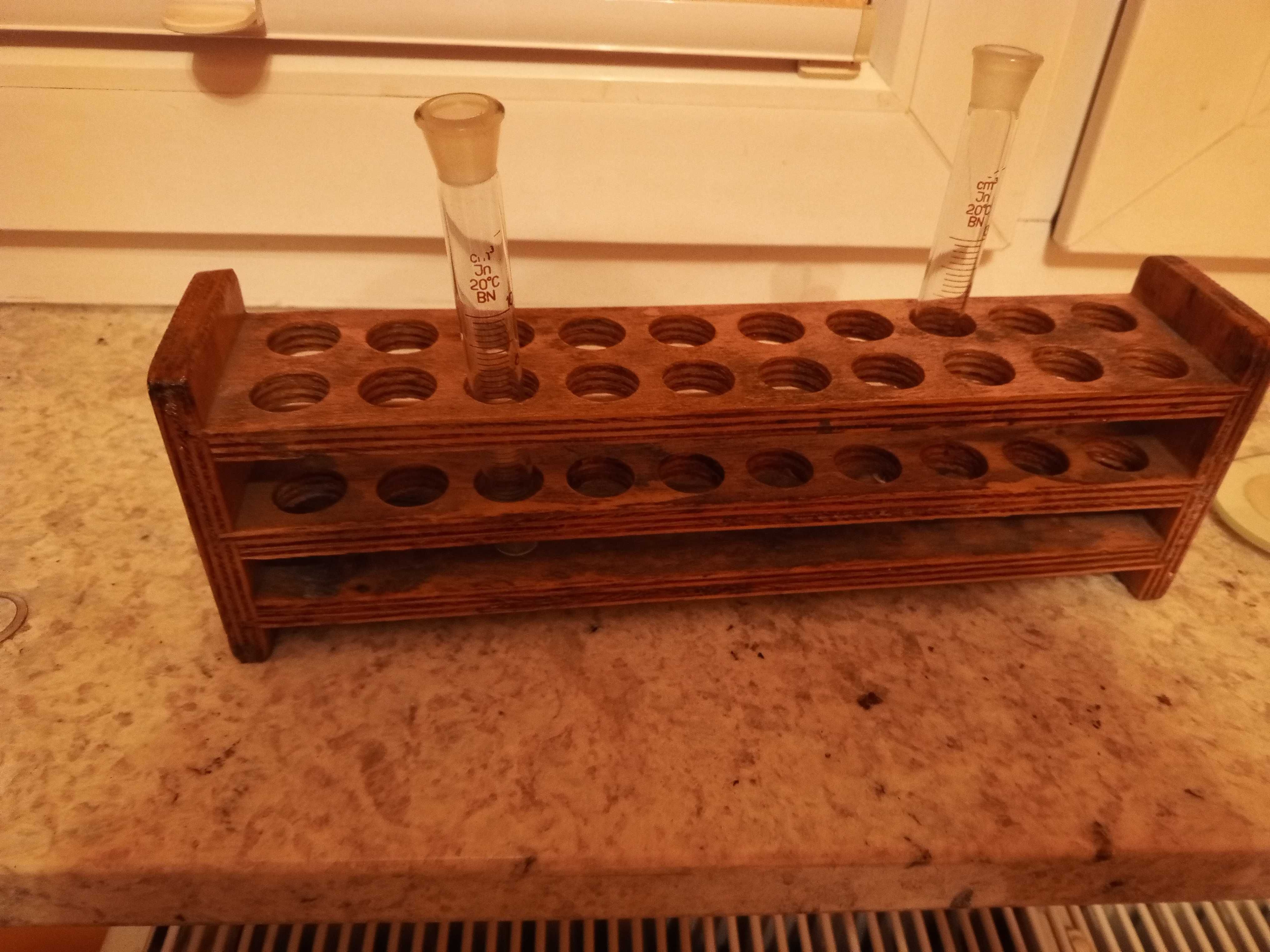 Stojak/statyw na prubówki laboratoryjne z+ 2  prubówki