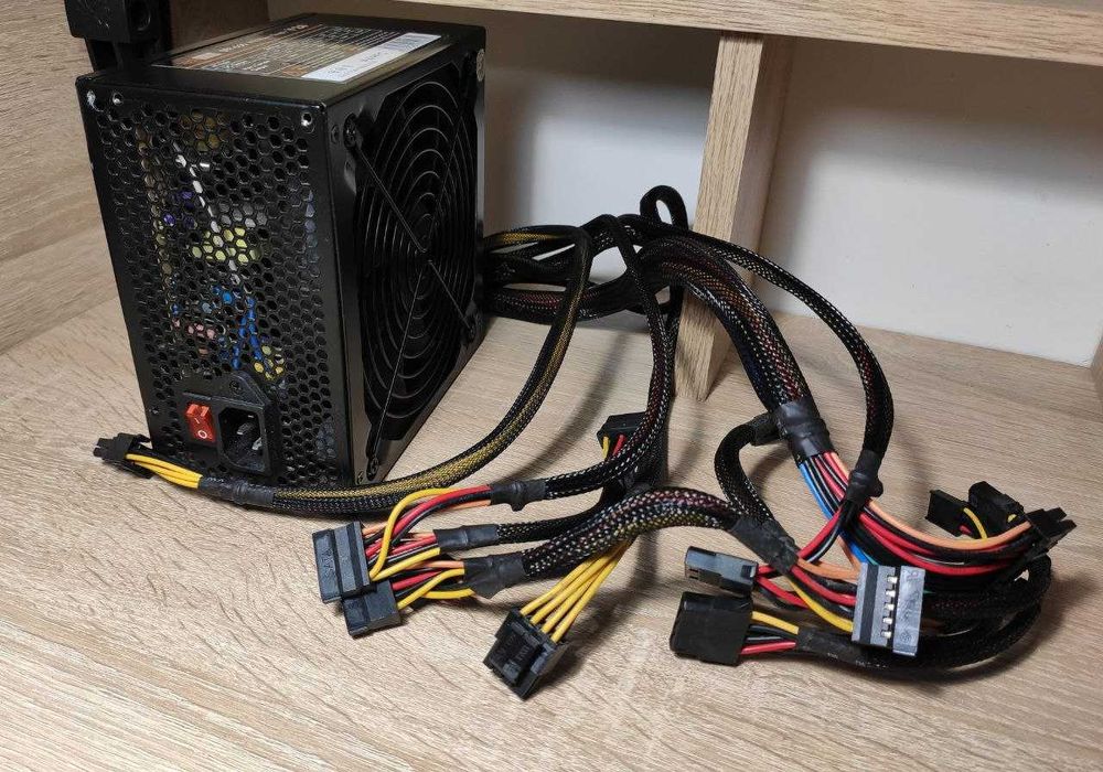 блок живлення techsolo 550w робочий 135мм кулер