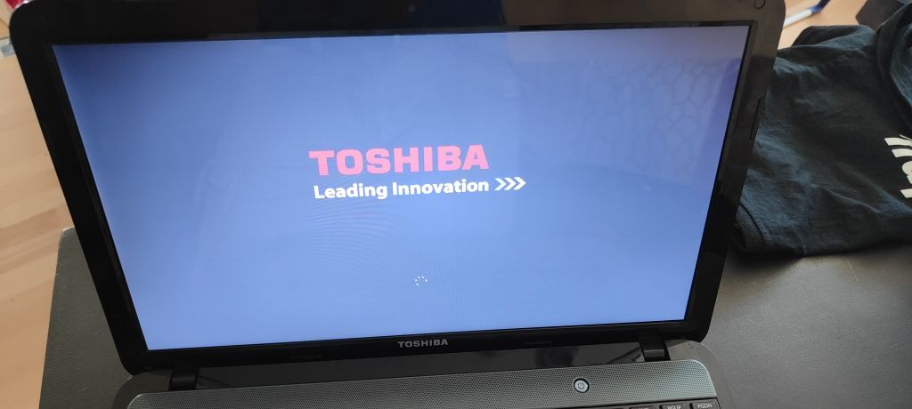 Sprzedam komputer Toshiba