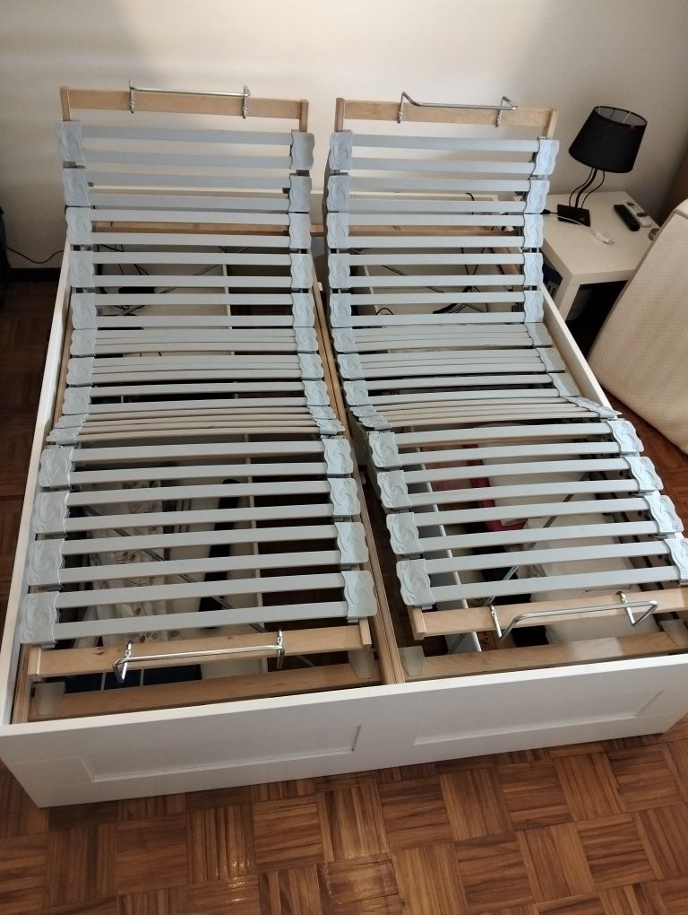 Cama articulada elétrica IKEA com arrumação