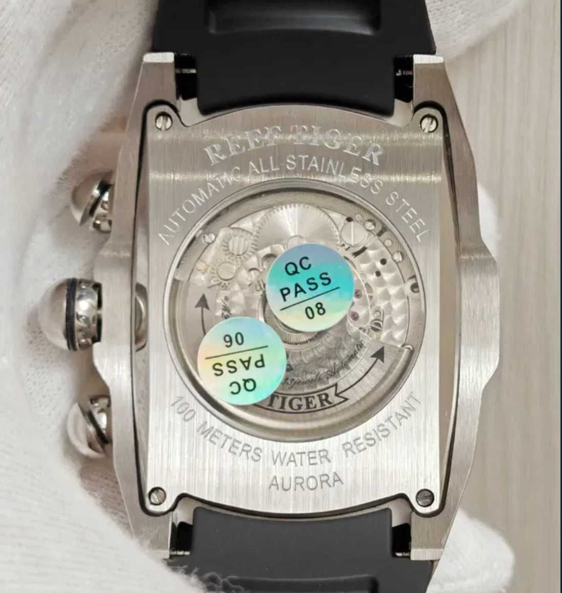 Чоловічий годинник Reef Tiger Aurora Tank 2 Automatic Blue 100m Крупні