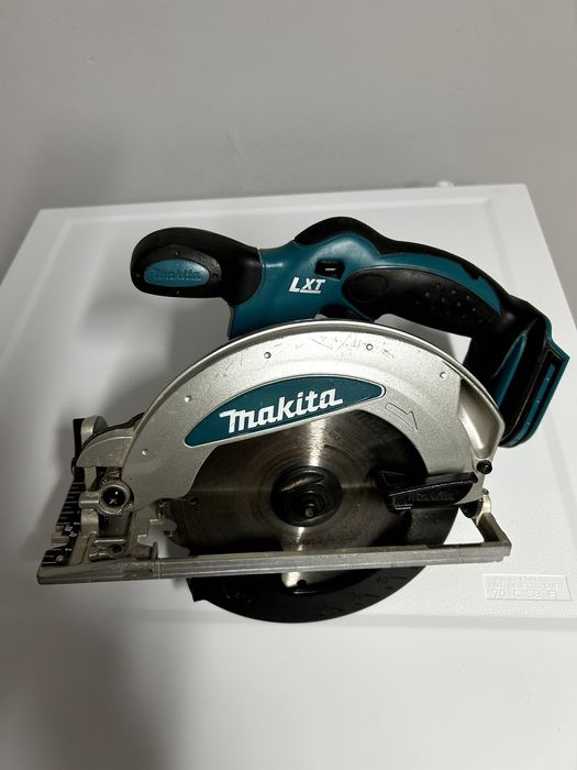 Pilarka Makita LXT