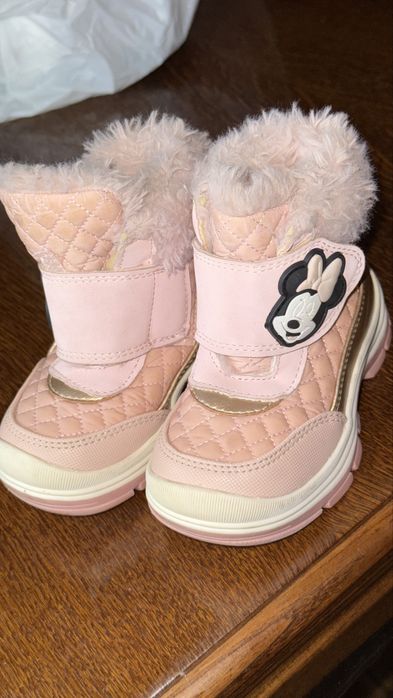 Zimowe buty z Minnie dla dziewczynki  r. 21