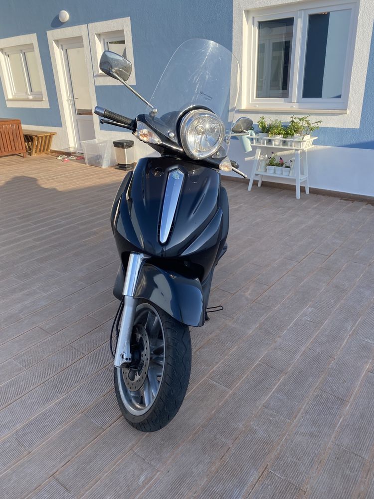 Mota Piaggio Beverly 500