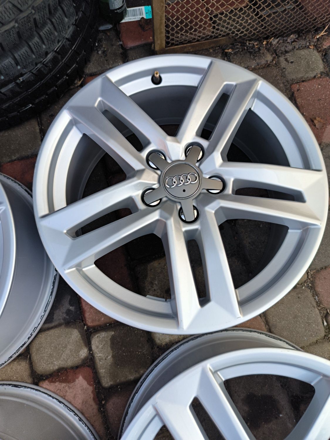 Felgi aluminiowe 17 AUDI A4 A6 A8 Q3 Q5  5x112