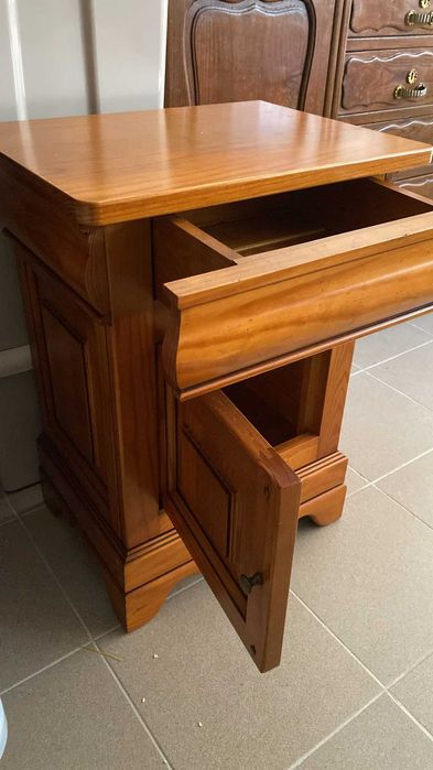 Conjunto de Quarto, Madeira de Cerejeira maciça. Ótimo estado