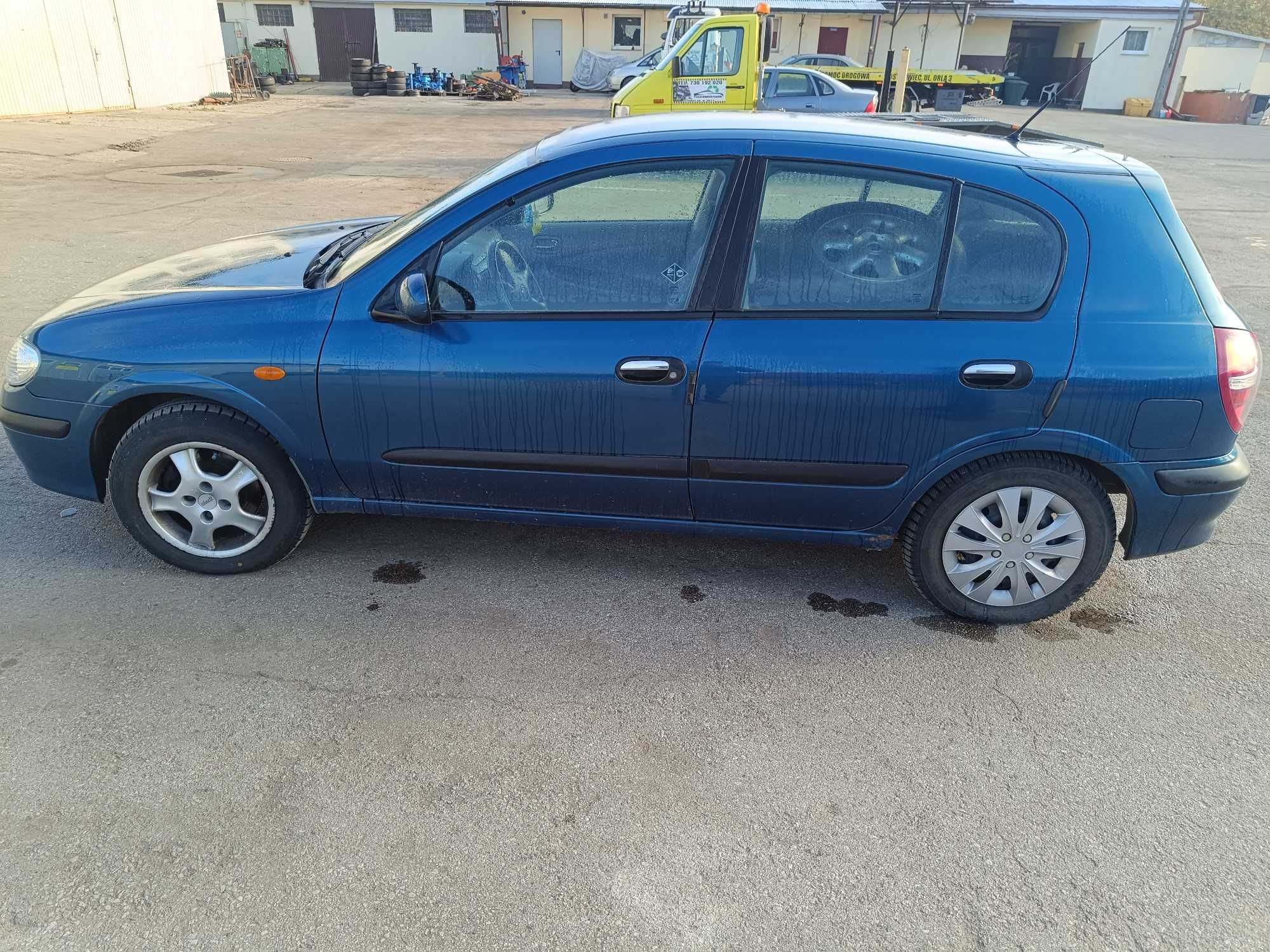 Nissan Almera 1,5 benzyna 2002