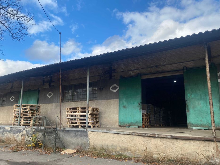 Здаємо в оренду складське приміщення з рампою 600 кв.м.