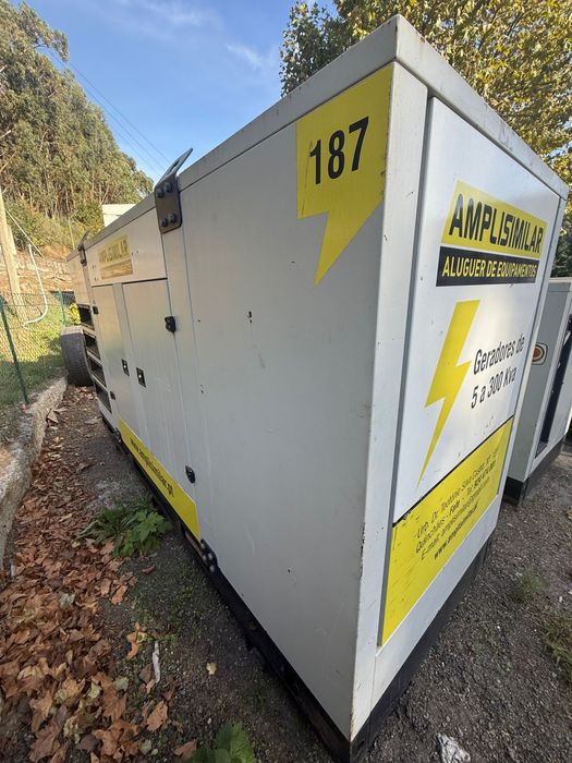 Gerador 277kVA Hannaik Iveco