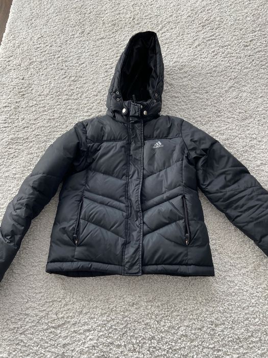 Продам жіночу куртку  adidas