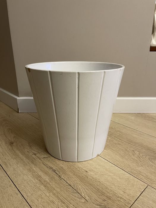 Osłonka na donicę - ceramiczna.