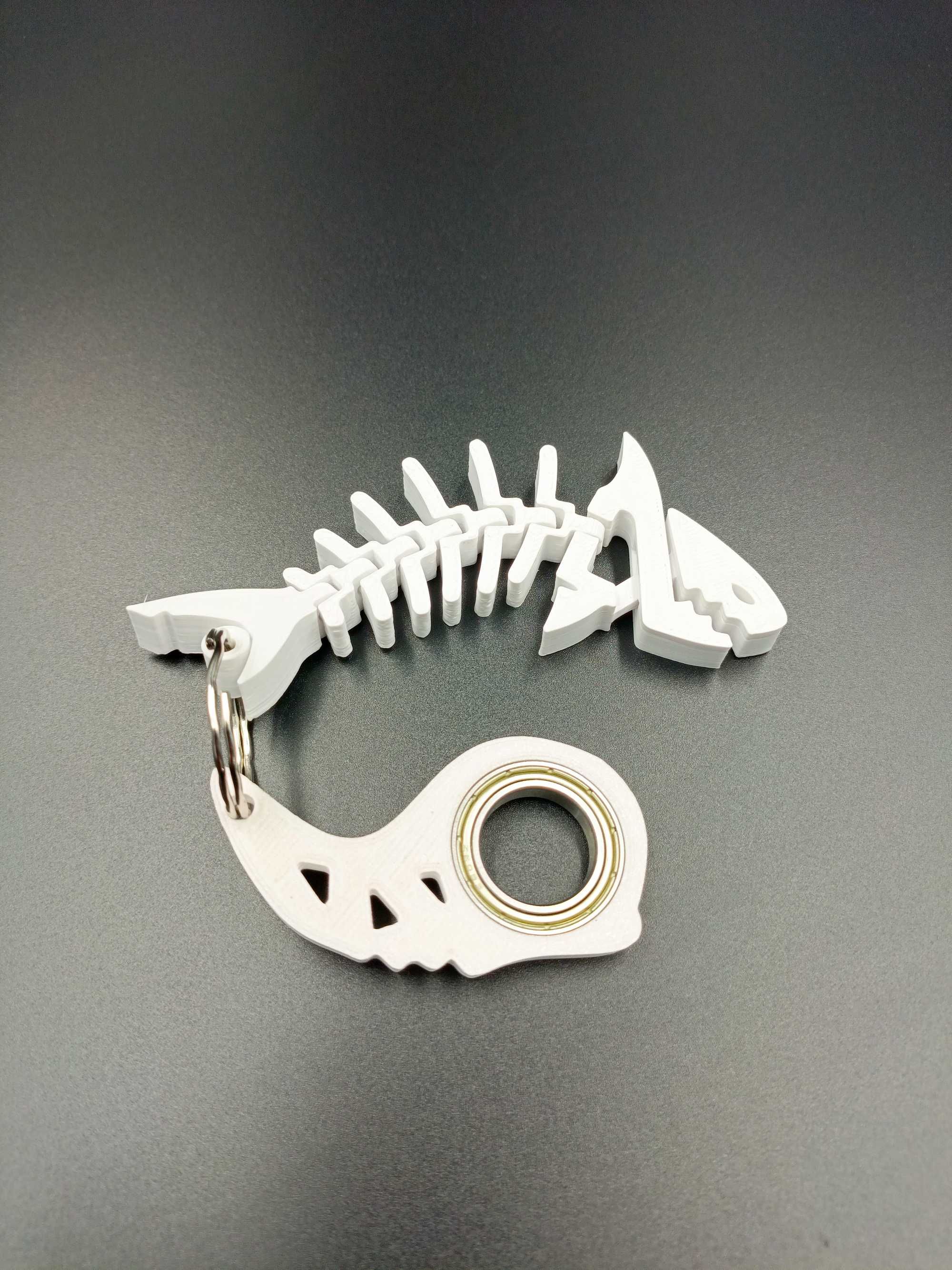 Keyrambit shark rekinek rekin spinner druk 3D biały