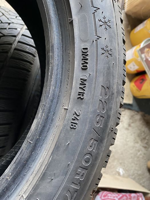 Зимові шини 225/50/17 98V Dunlop Winter Sport 5