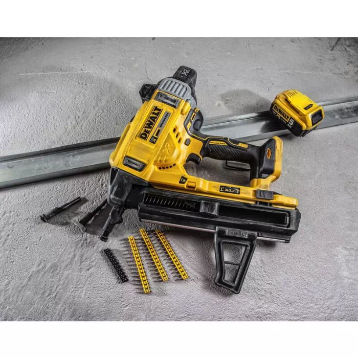 DeWALT DCN890  Пистолет гвоздезабивной по бетону аккумуляторный