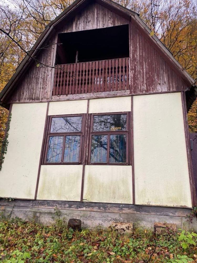 Дача в Оріховицях