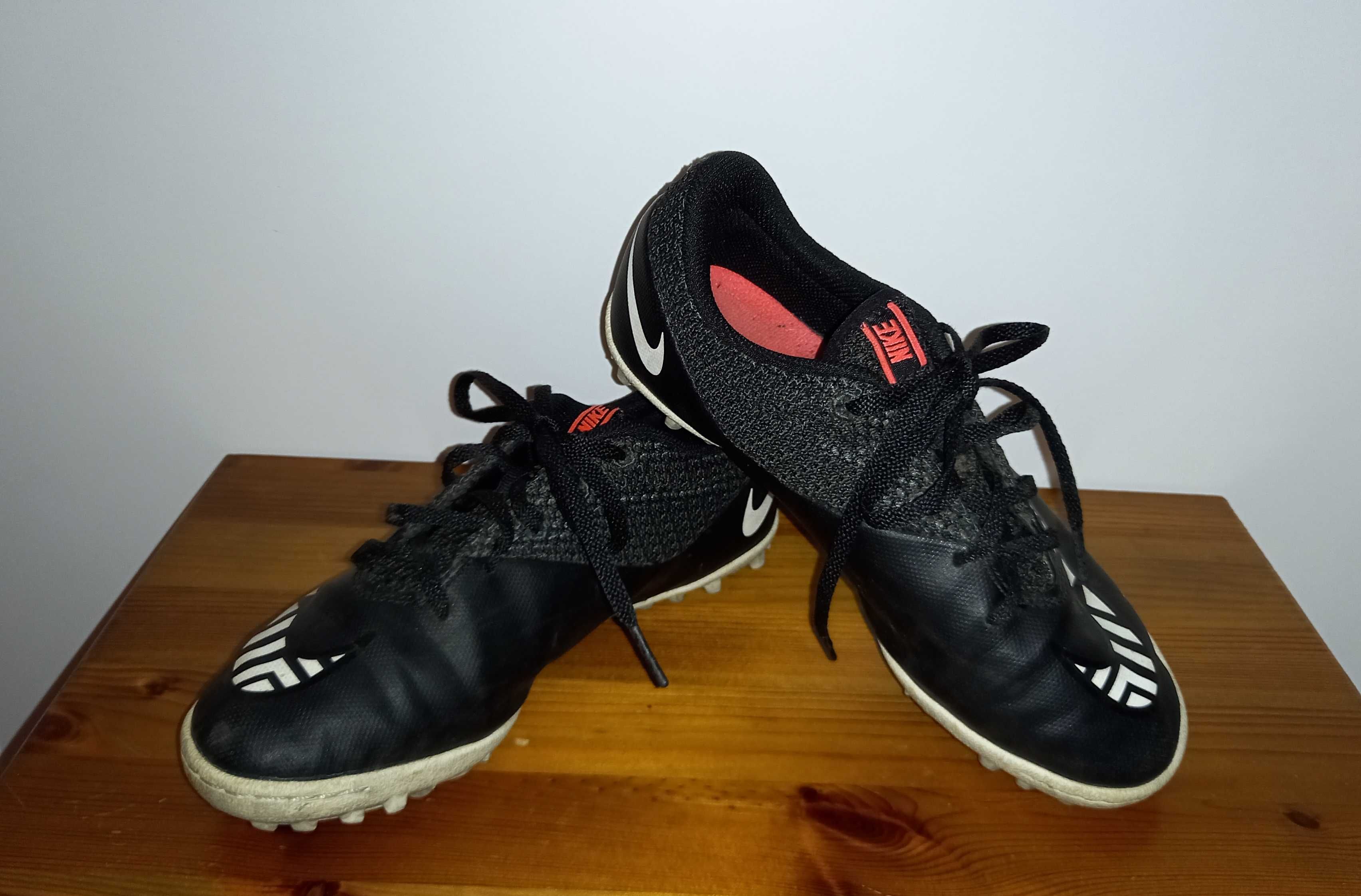 Buty piłkarskie turfy na orlik rzo. 37,5 Nike