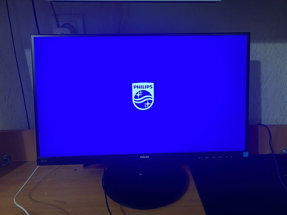Монитор philips v line 22"