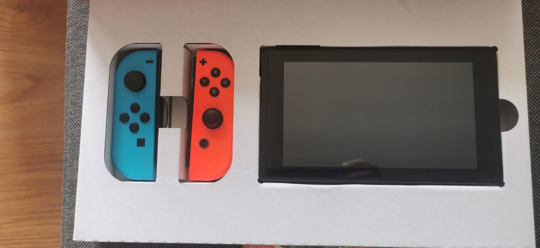 Konsola Nintendo Switch + gra