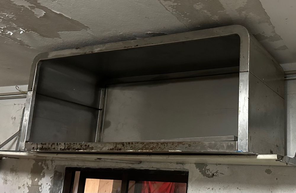 Hottes e outros artigos por 400€