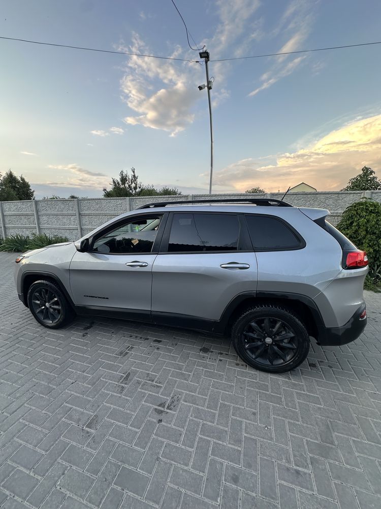 Джип Черокі (Jeep Cherokke) автомат