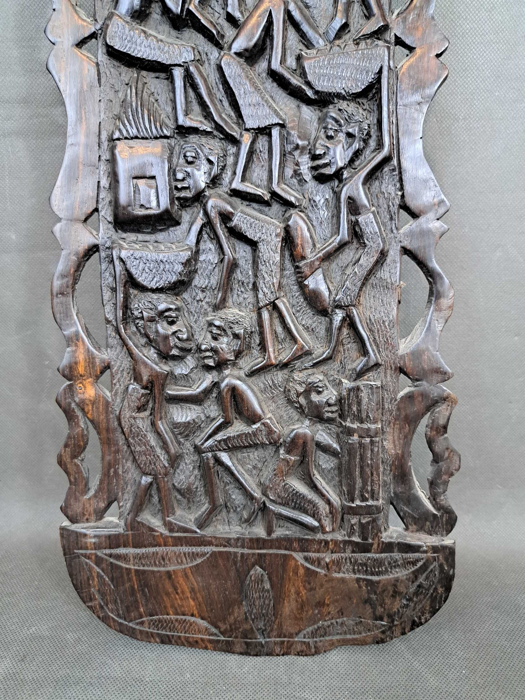 Afrykańska płaskorzeźba drewniana wys. 67 cm